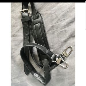 🚫Sold🚫❗❗❗❗Luis Vuitton Adjustable Shoulder strap